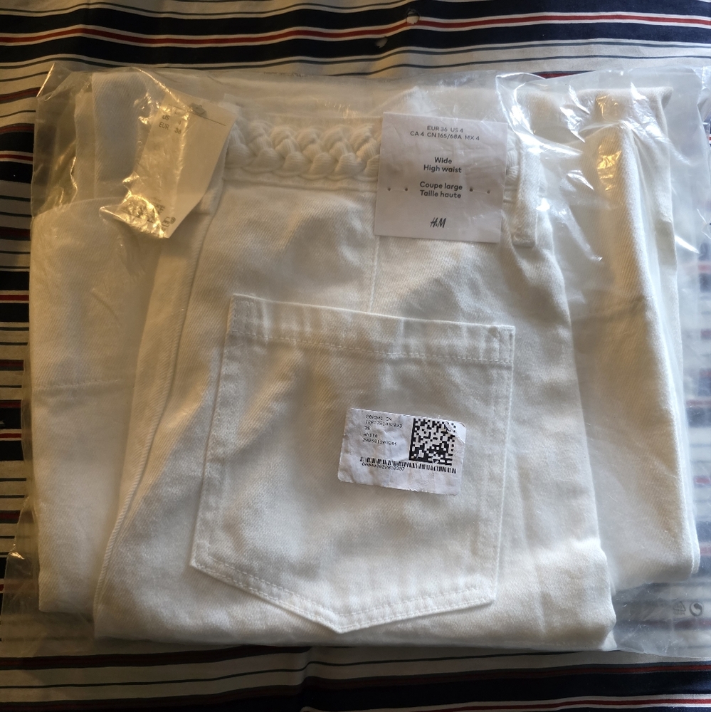 H&M SEALED! NWT! Wide High Jeans #1261751 in White. Sz 4. R2S!! - Picture 7 of 11